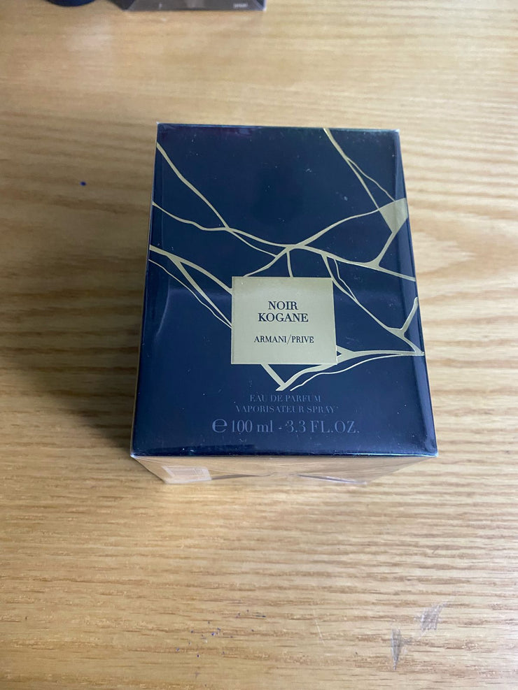 Noir Kogane Giorgio Armani pour homme et femme